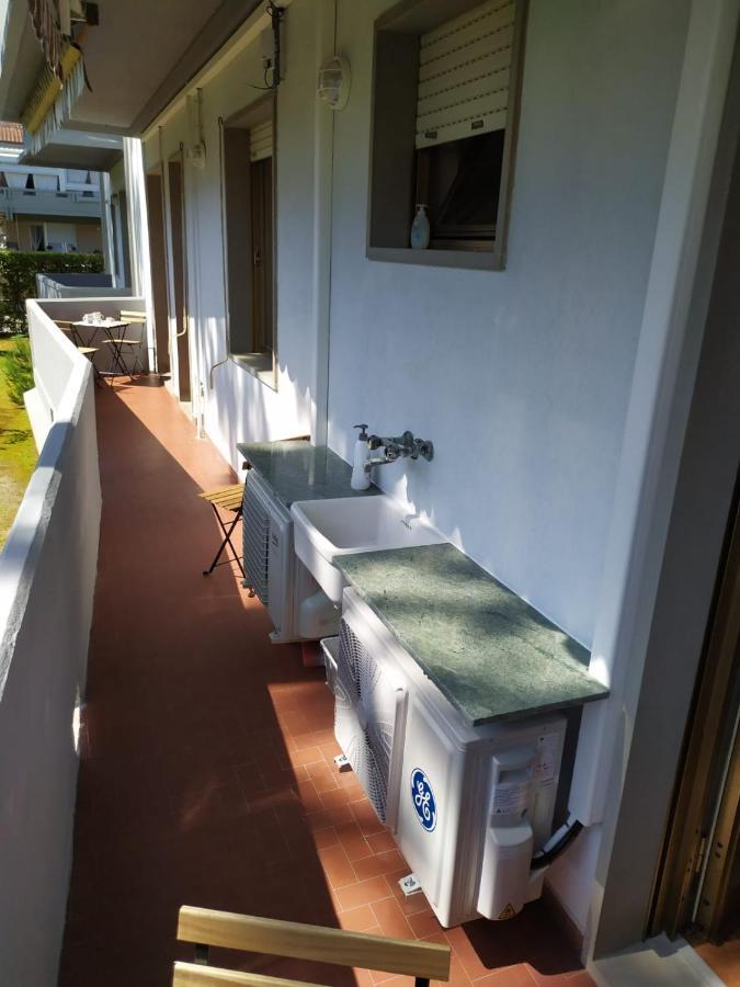 Beach House, 300 M Dal Mare, Marina Di Massa Marina di Massa Exterior foto