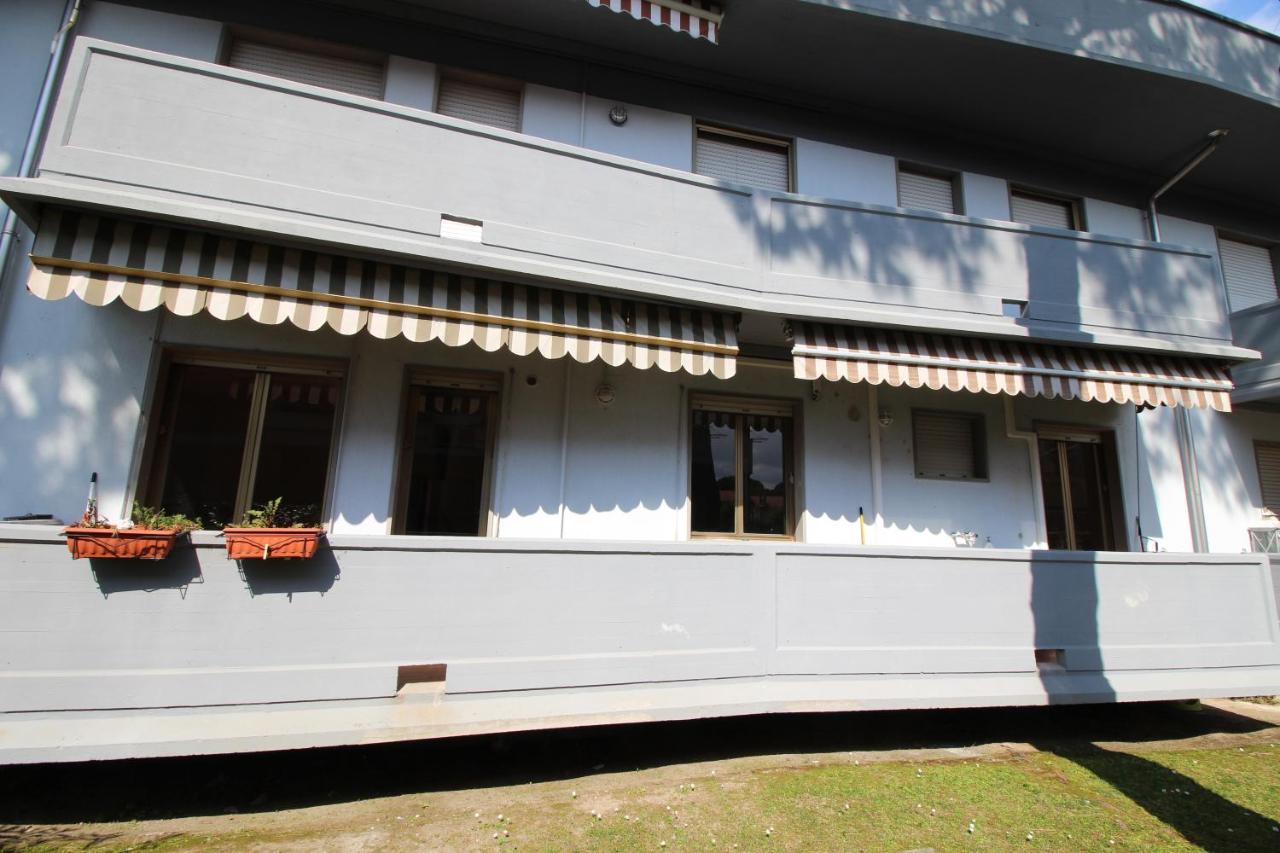 Beach House, 300 M Dal Mare, Marina Di Massa Marina di Massa Exterior foto